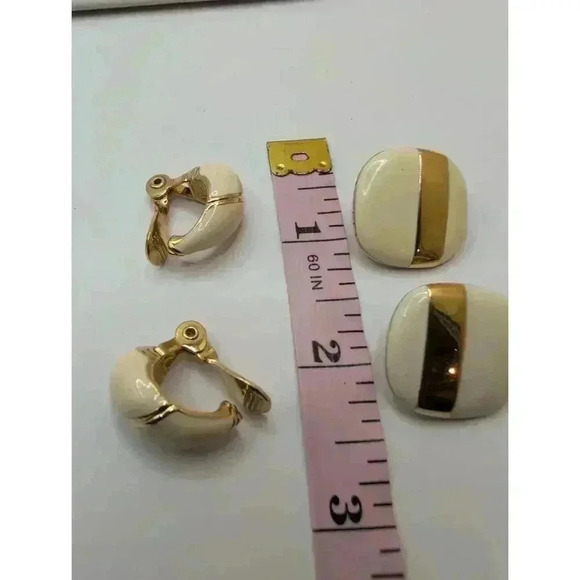Monet two pairs of Cream Goldtone Clip On Earrings Womens Geometric Vintage - Picture 2 of 4